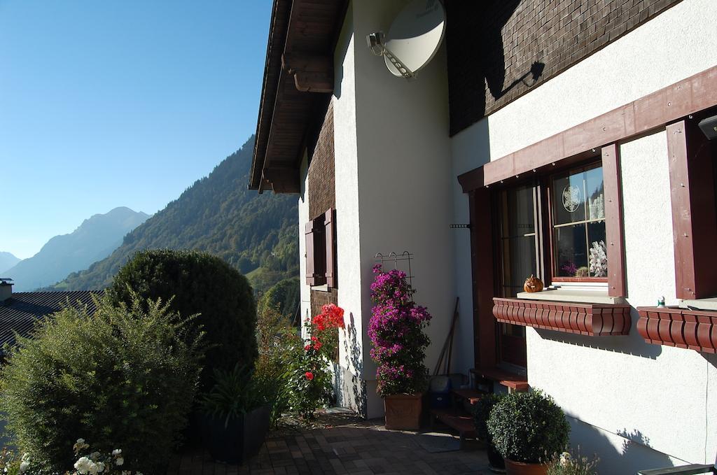 Haus Kinsperger Apartment Klosterle am Arlberg Ngoại thất bức ảnh